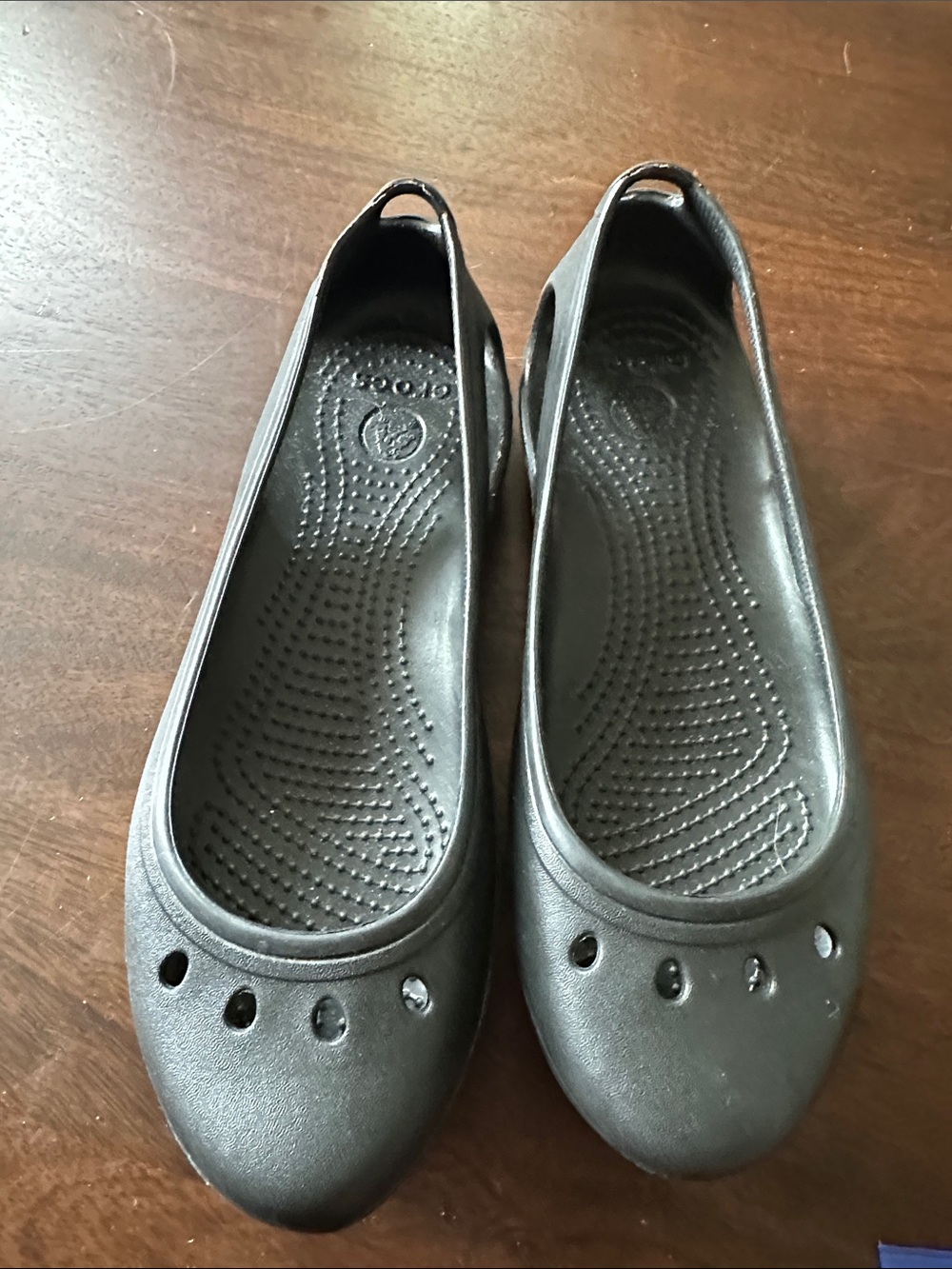 CROCS Women's Black Slip-On Ballet Flats 7 look like new
